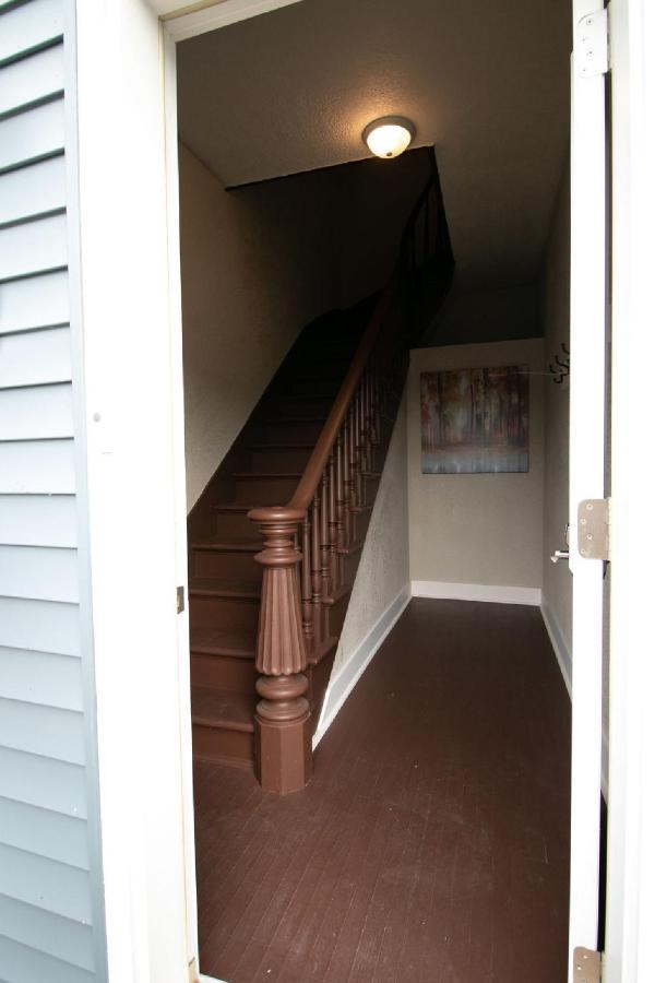 Spacious Rustic Downtown Market St 1 Bedroom Apt, Sleeps Up To 5, Steps To Honeywell & Eagles Theatre Wabash Eksteriør bilde