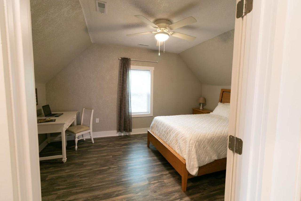 Spacious Rustic Downtown Market St 1 Bedroom Apt, Sleeps Up To 5, Steps To Honeywell & Eagles Theatre Wabash Eksteriør bilde