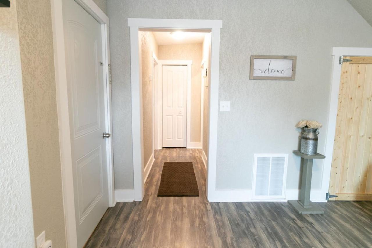Spacious Rustic Downtown Market St 1 Bedroom Apt, Sleeps Up To 5, Steps To Honeywell & Eagles Theatre Wabash Eksteriør bilde