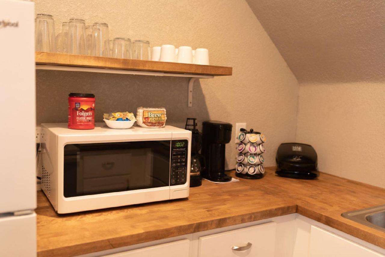 Spacious Rustic Downtown Market St 1 Bedroom Apt, Sleeps Up To 5, Steps To Honeywell & Eagles Theatre Wabash Eksteriør bilde