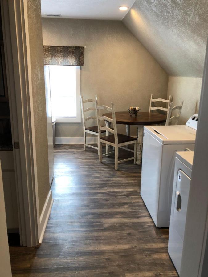 Spacious Rustic Downtown Market St 1 Bedroom Apt, Sleeps Up To 5, Steps To Honeywell & Eagles Theatre Wabash Eksteriør bilde