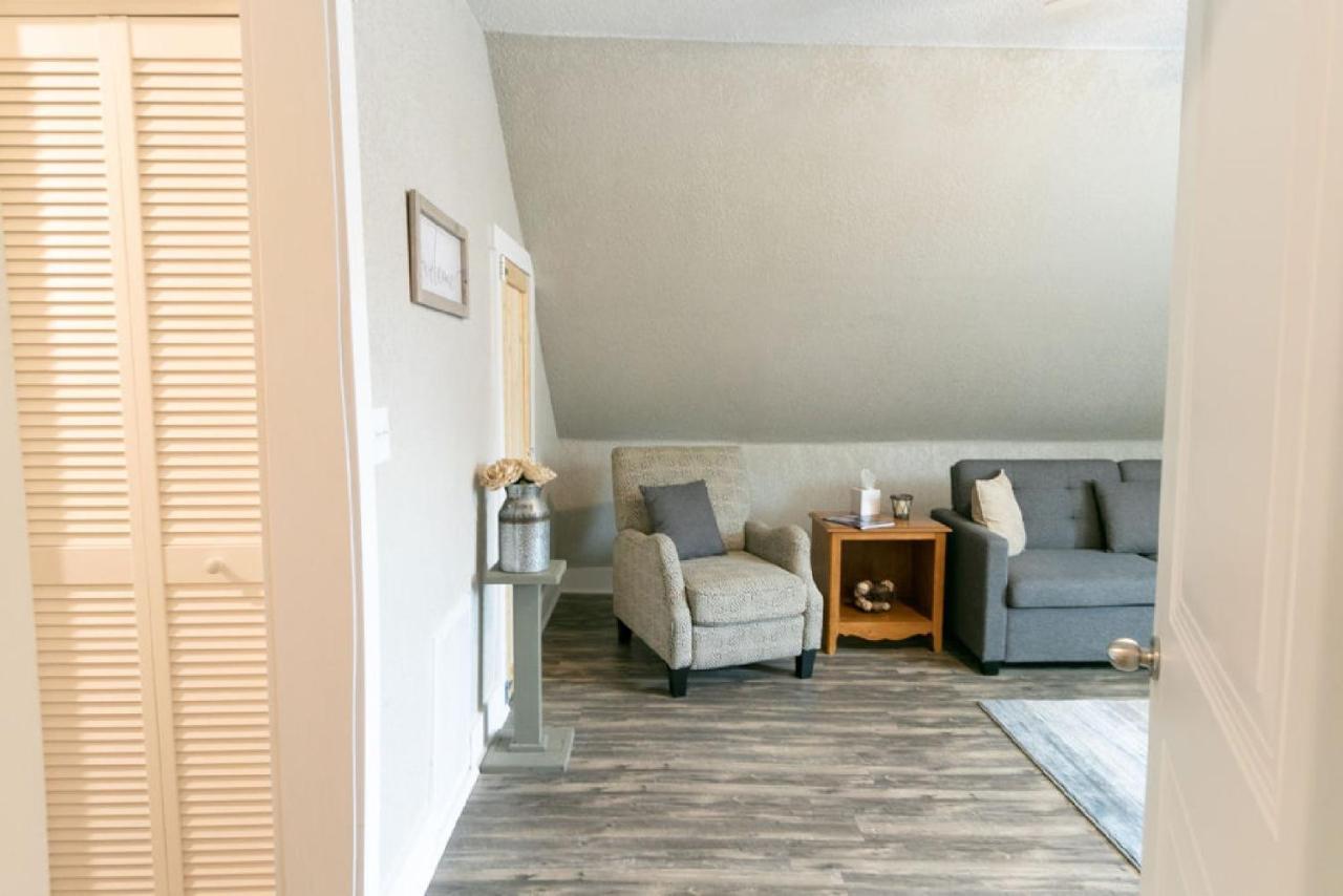 Spacious Rustic Downtown Market St 1 Bedroom Apt, Sleeps Up To 5, Steps To Honeywell & Eagles Theatre Wabash Eksteriør bilde