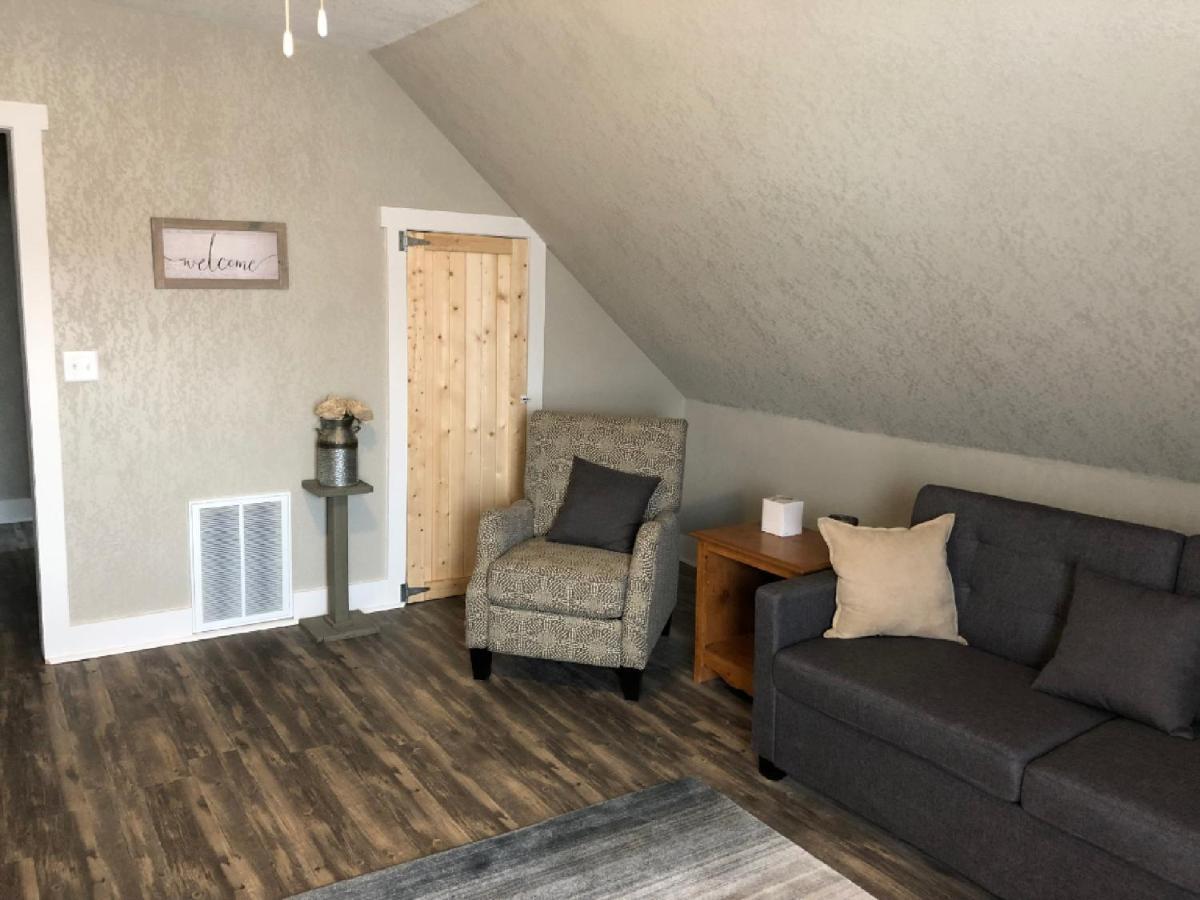 Spacious Rustic Downtown Market St 1 Bedroom Apt, Sleeps Up To 5, Steps To Honeywell & Eagles Theatre Wabash Eksteriør bilde